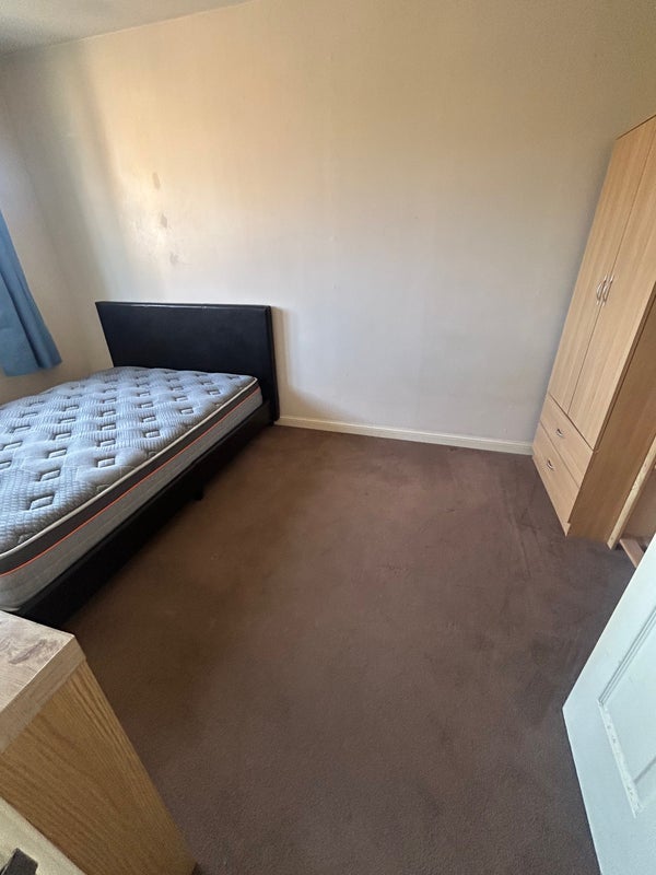 Room Greenhaven Drive in Greater London
