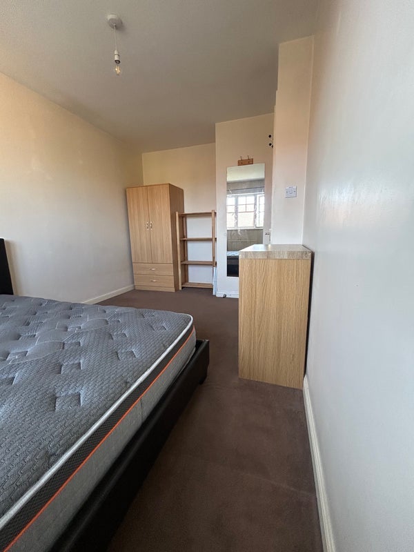 Room Greenhaven Drive in Greater London