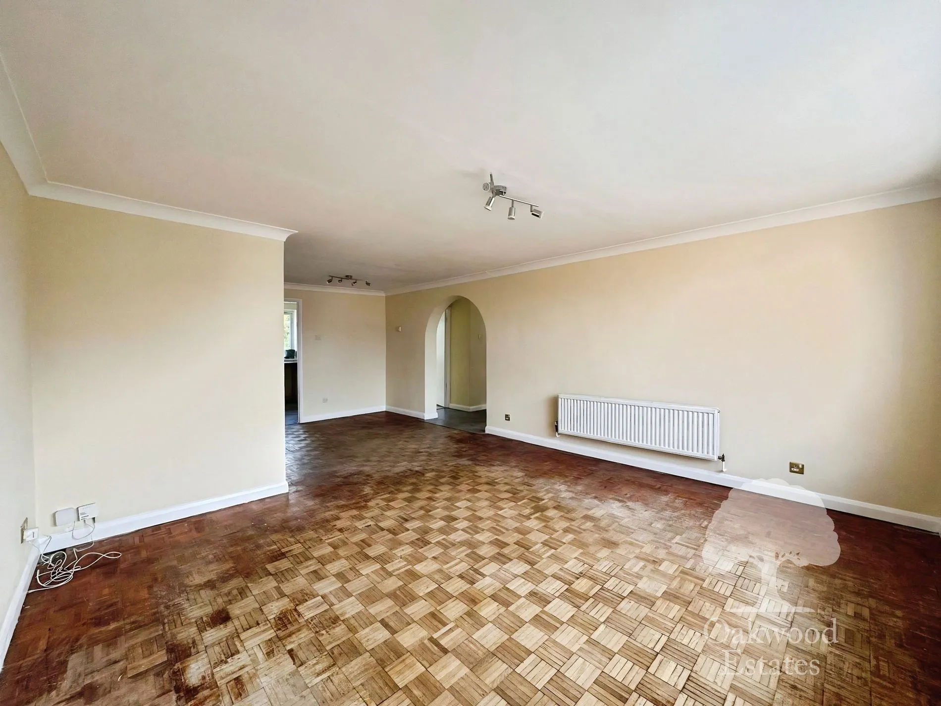 Flat Lansdowne Court in Slough