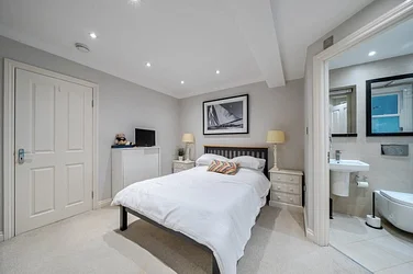 Flat Wadham Road in Greater London