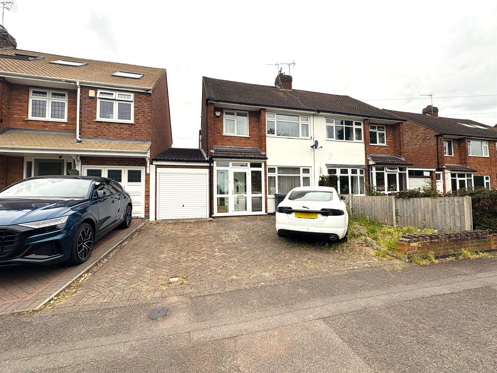 House Knoll Drive in Coventry