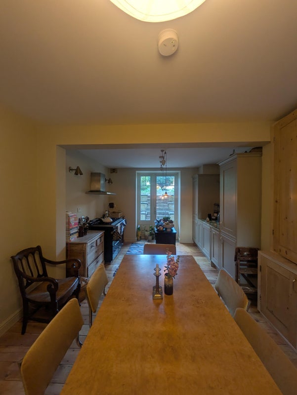 Flat Ashby Road in Greater London