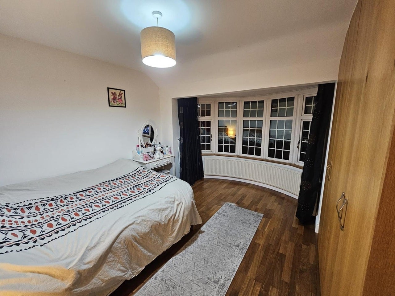 House Lancelot Crescent in Greater London