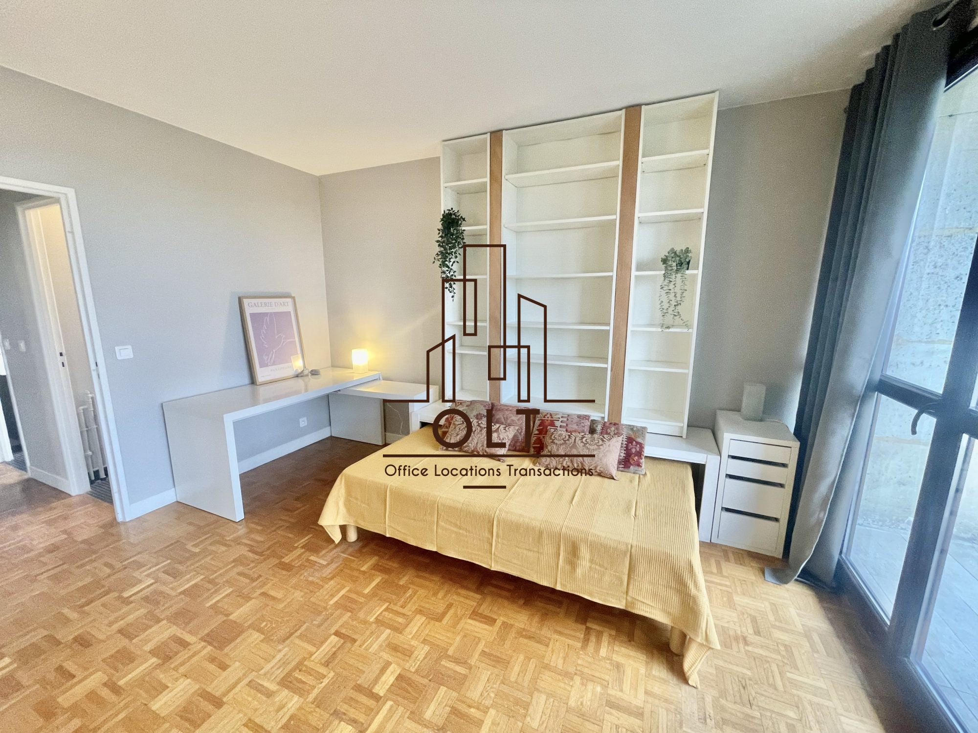 Flat Boulevard Henri Sellier in Suresnes