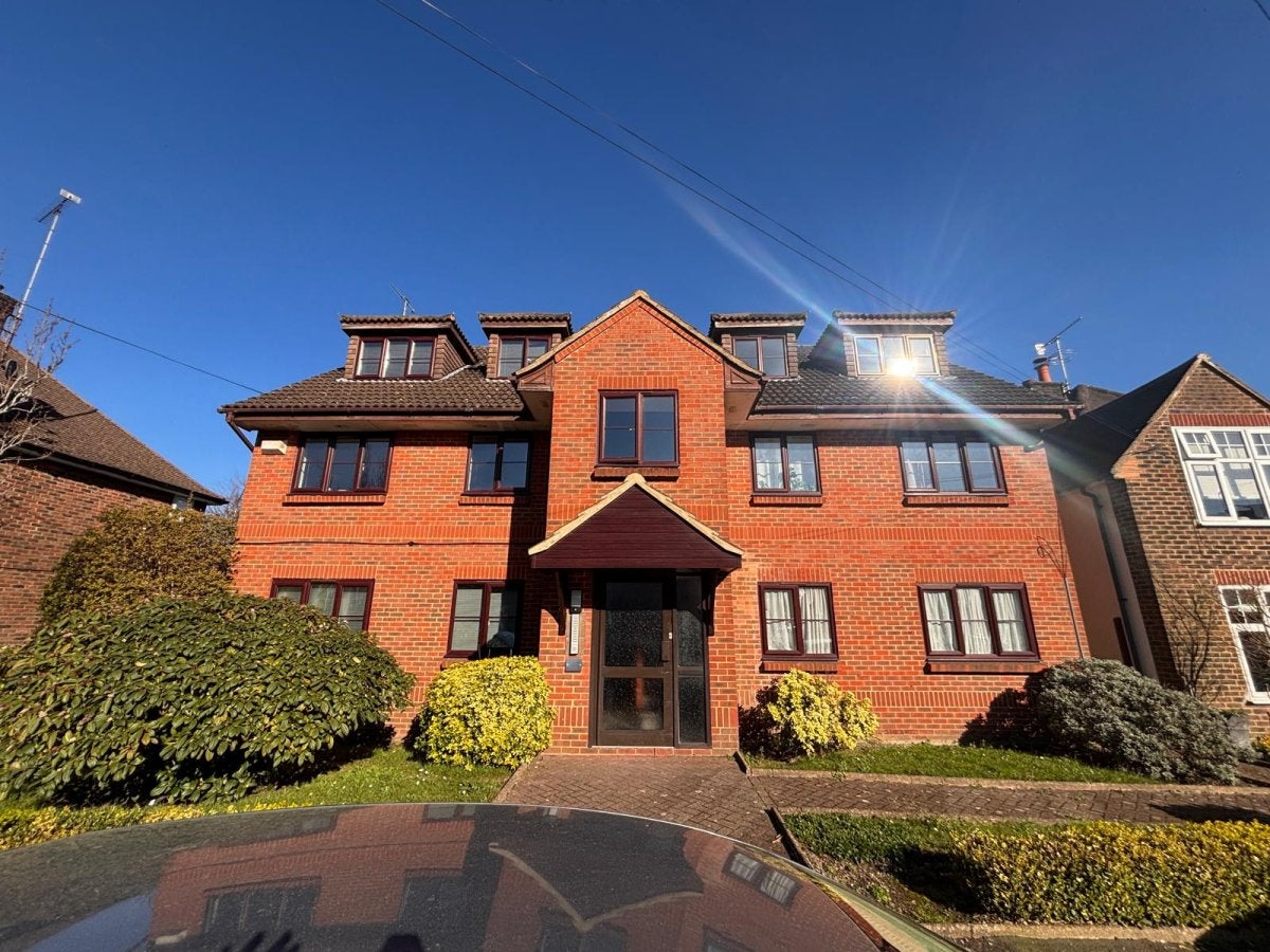 Flat Albury Road in Reigate and Banstead
