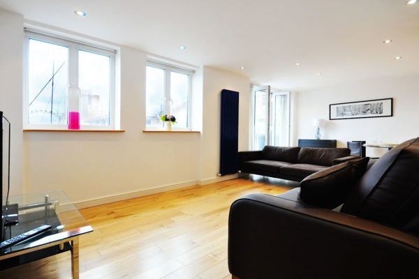 Flat Burrows Mews in London