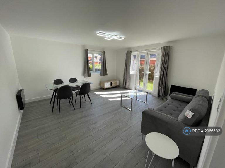 Flat Winnipeg Quay in Salford