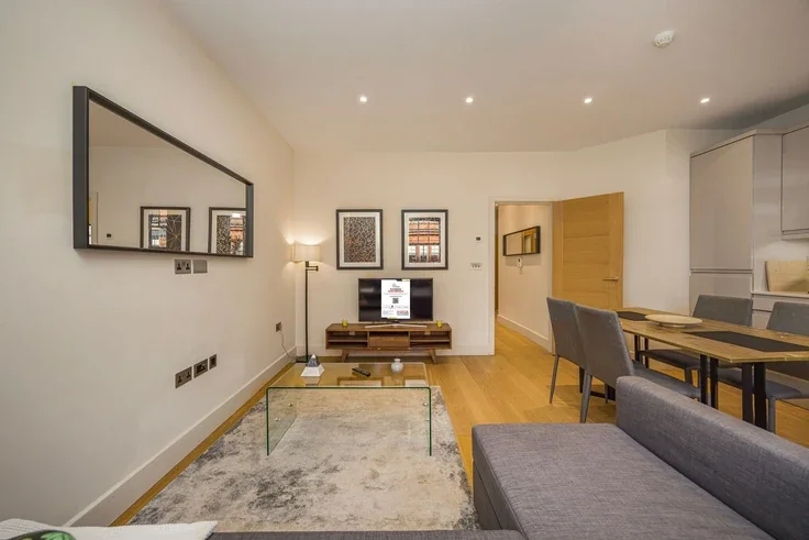 Flat Great Titchfield Street in City of Westminster
