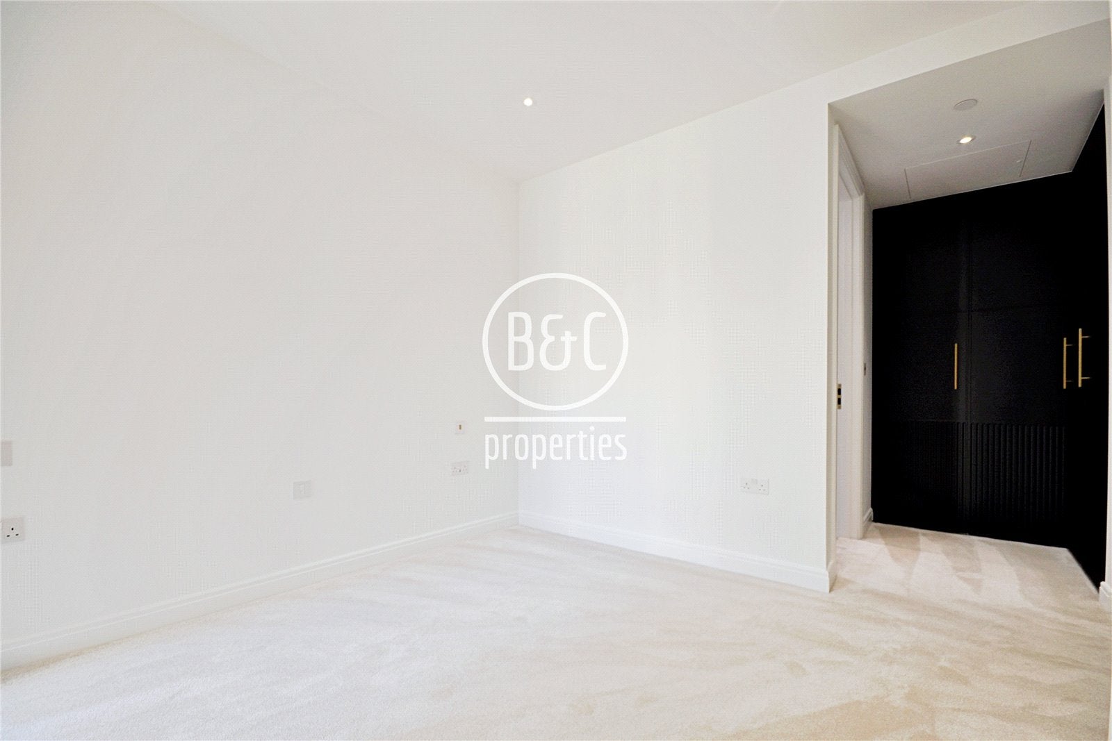 Flat Dingley Road in Greater London