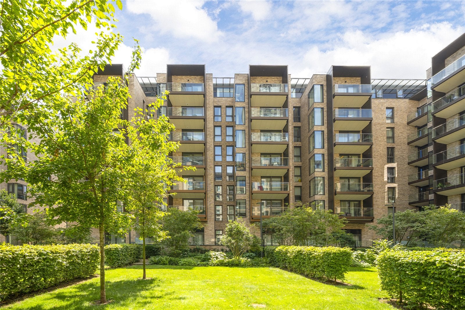 Flat Dingley Road in Greater London