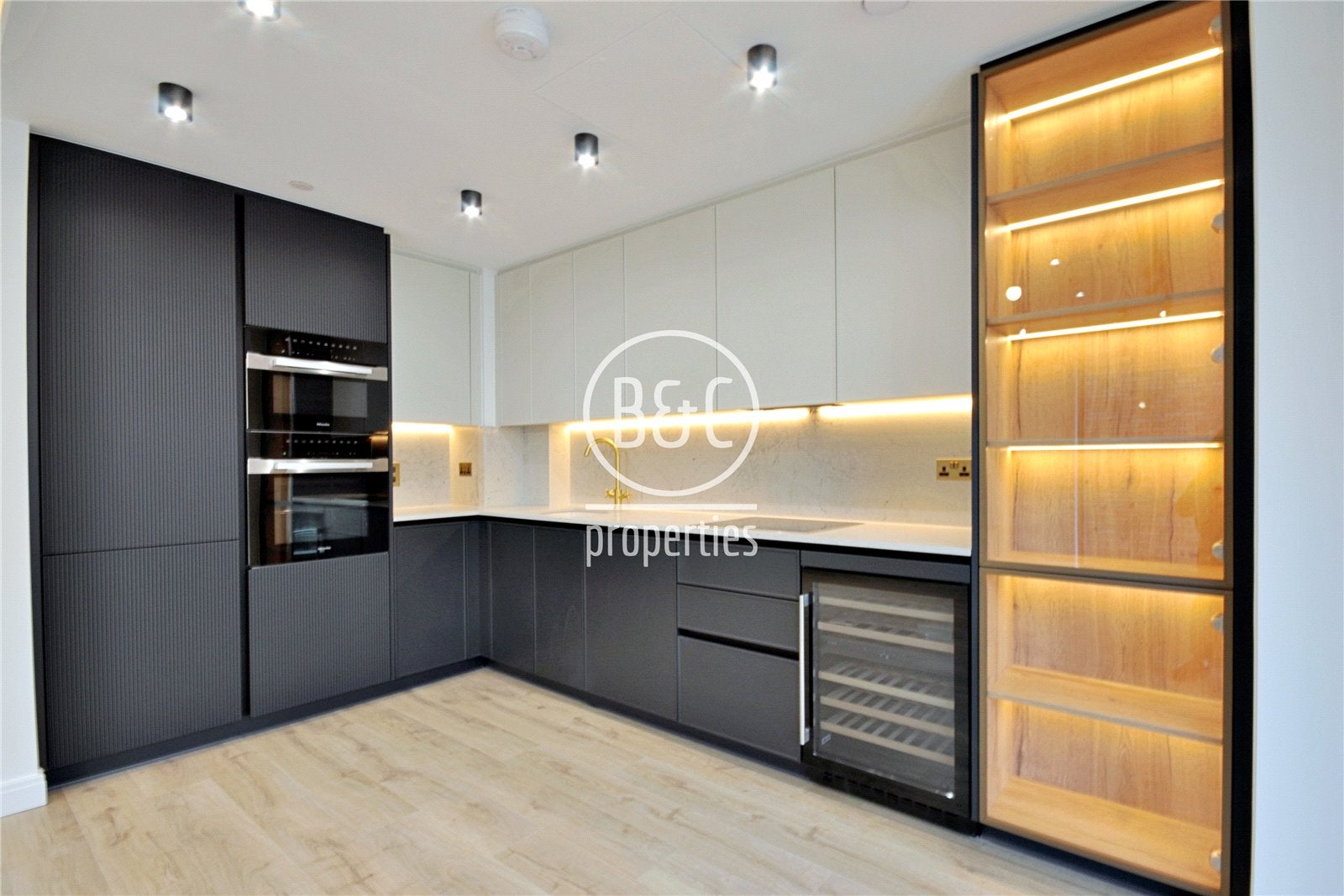 Flat Dingley Road in Greater London