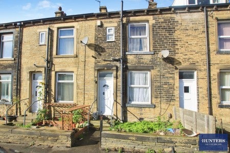 House Woodhall Avenue in Bradford