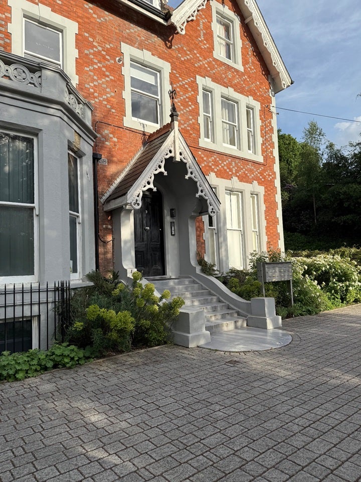 Flat Sandrock Road in Tunbridge Wells
