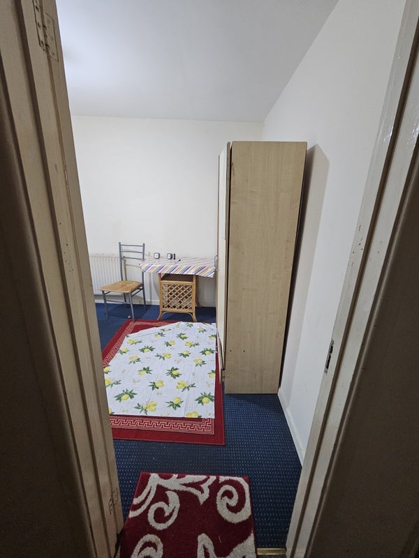 Room Staines Road in Greater London