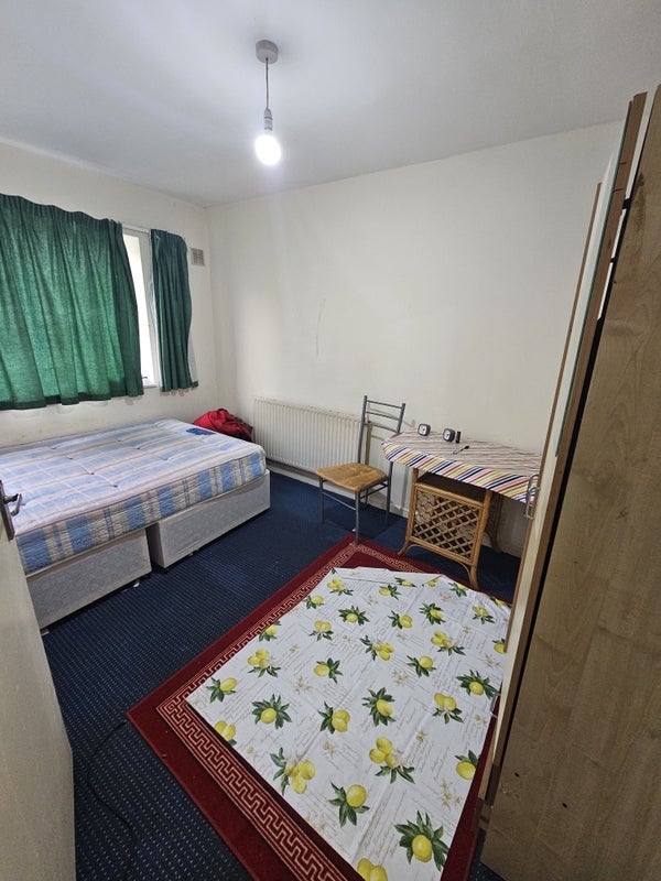 Room Staines Road in Greater London