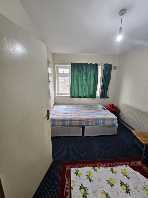 Room Staines Road in Greater London