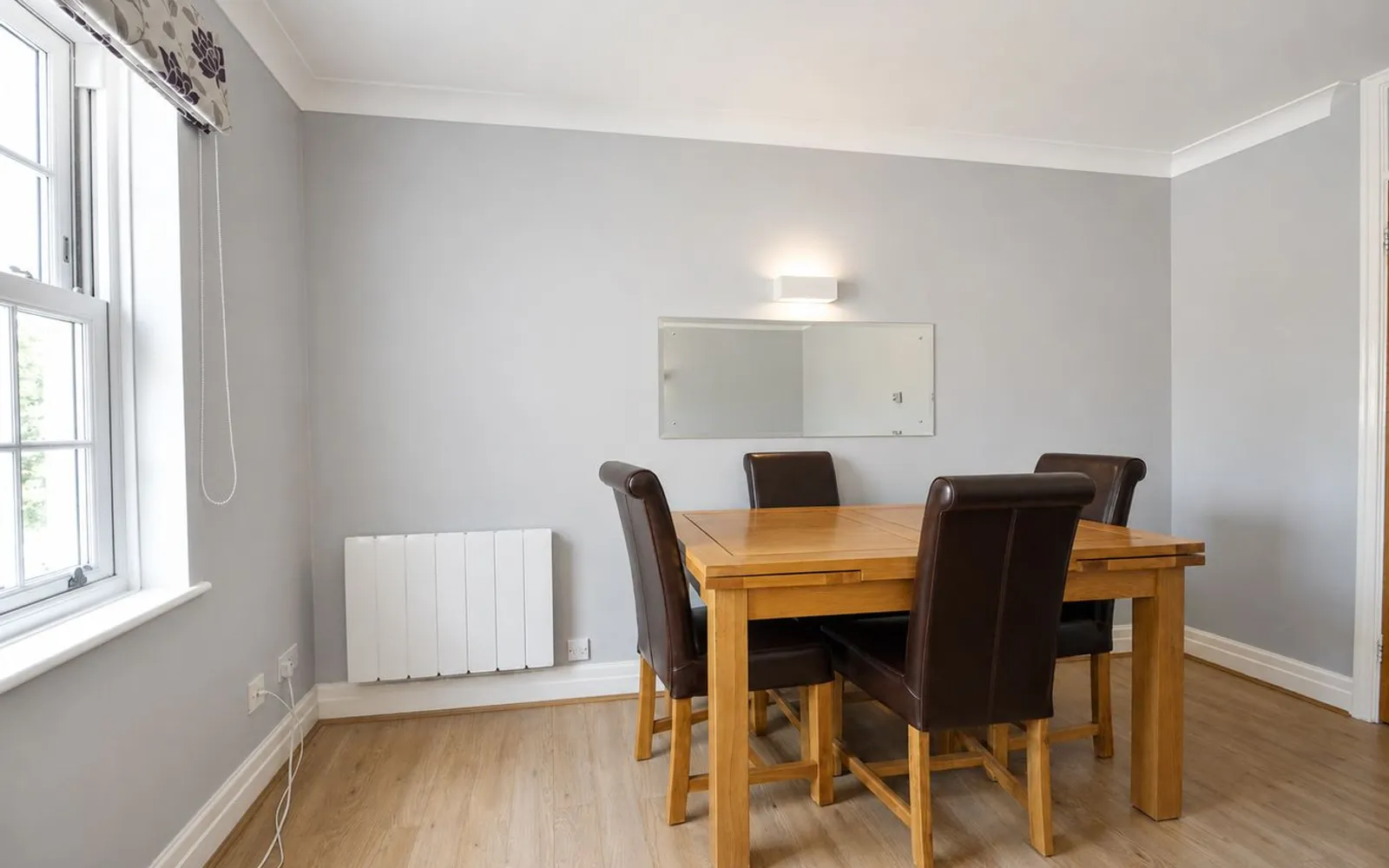 Flat Stoneleigh Park in Elmbridge