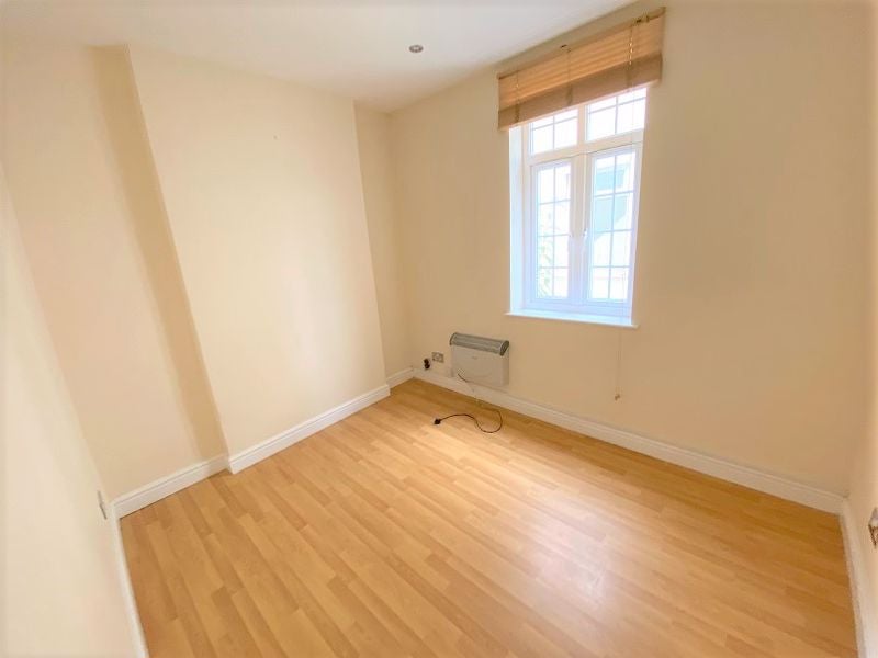 Flat Cowbridge Road East in Cardiff