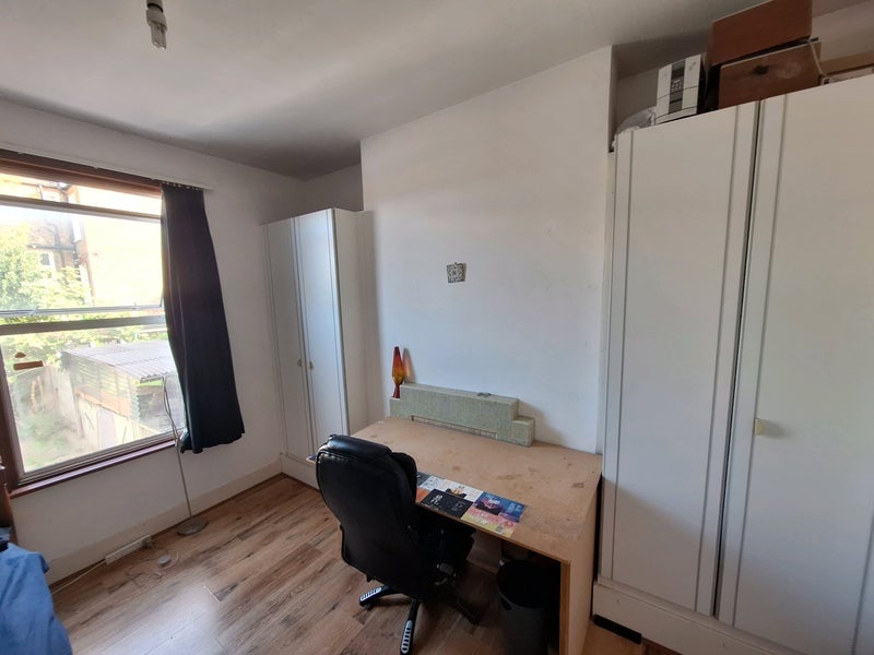 Flat Beresford Road in Greater London