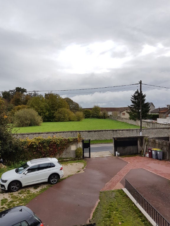 Flat Autoroute de l’Est in Jossigny