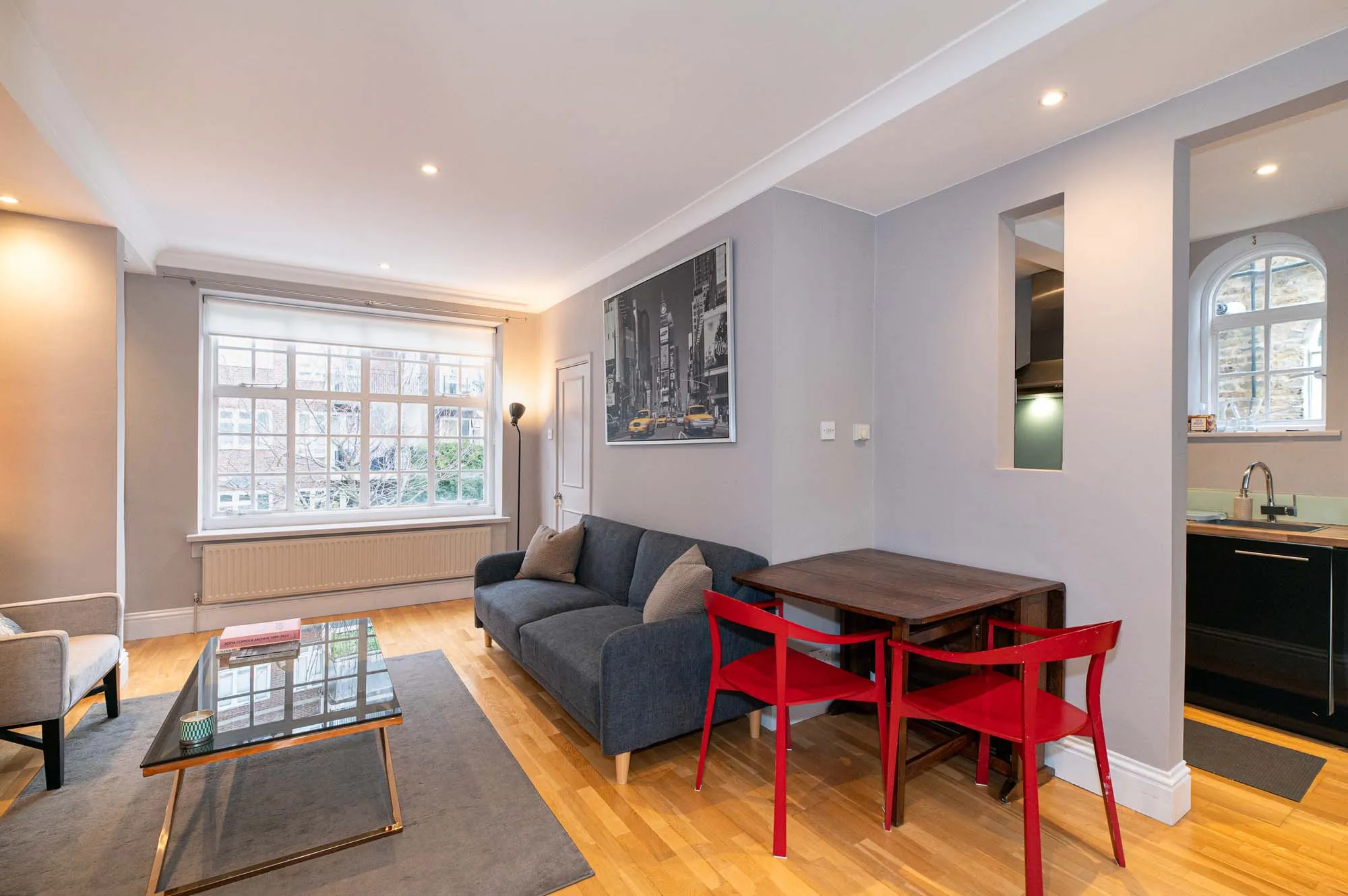 Flat Rosemoor Street in Greater London
