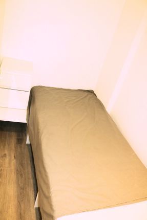 House Goldhawk Road in Greater London