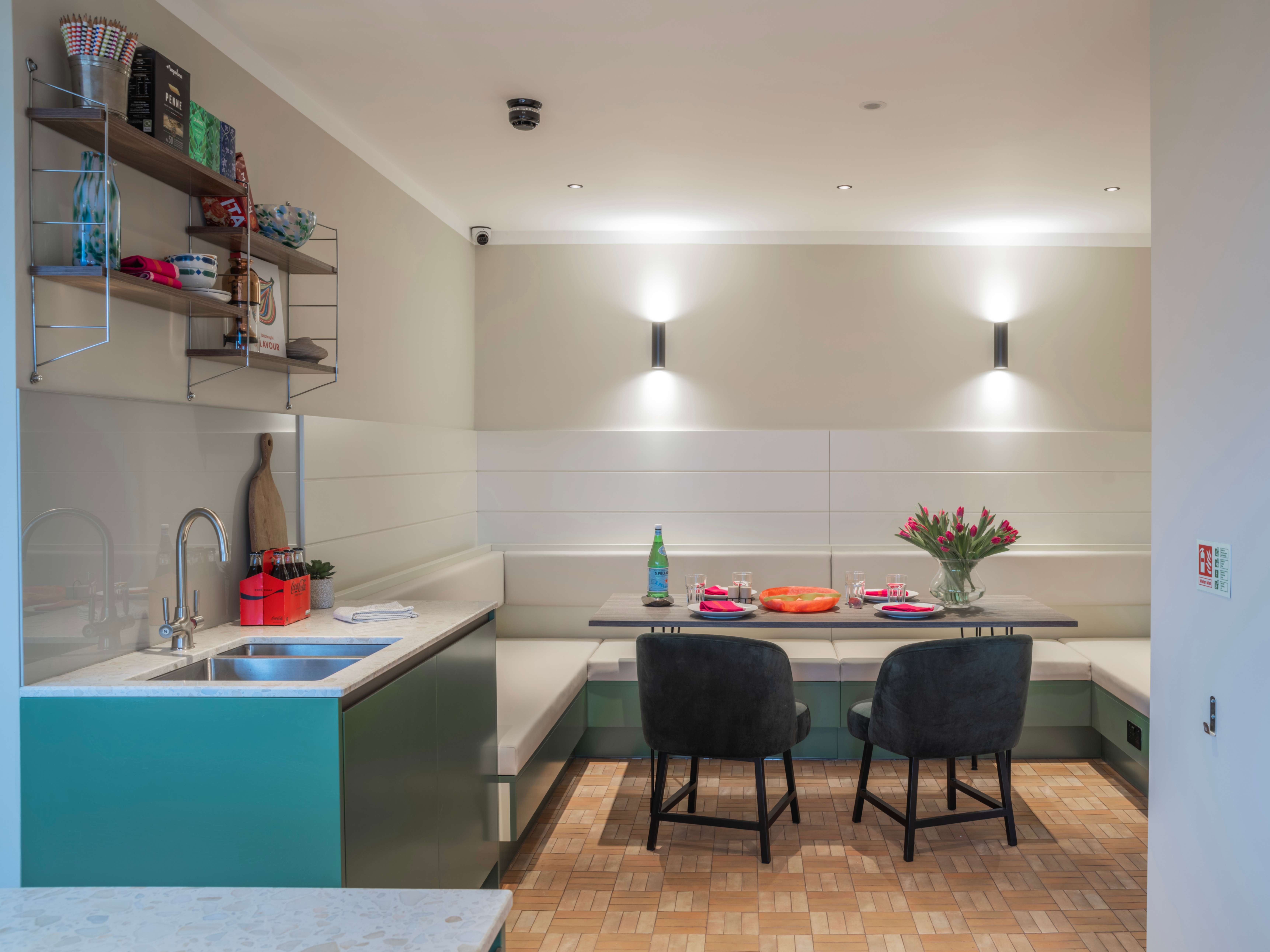 Room Augustus Road in Greater London
