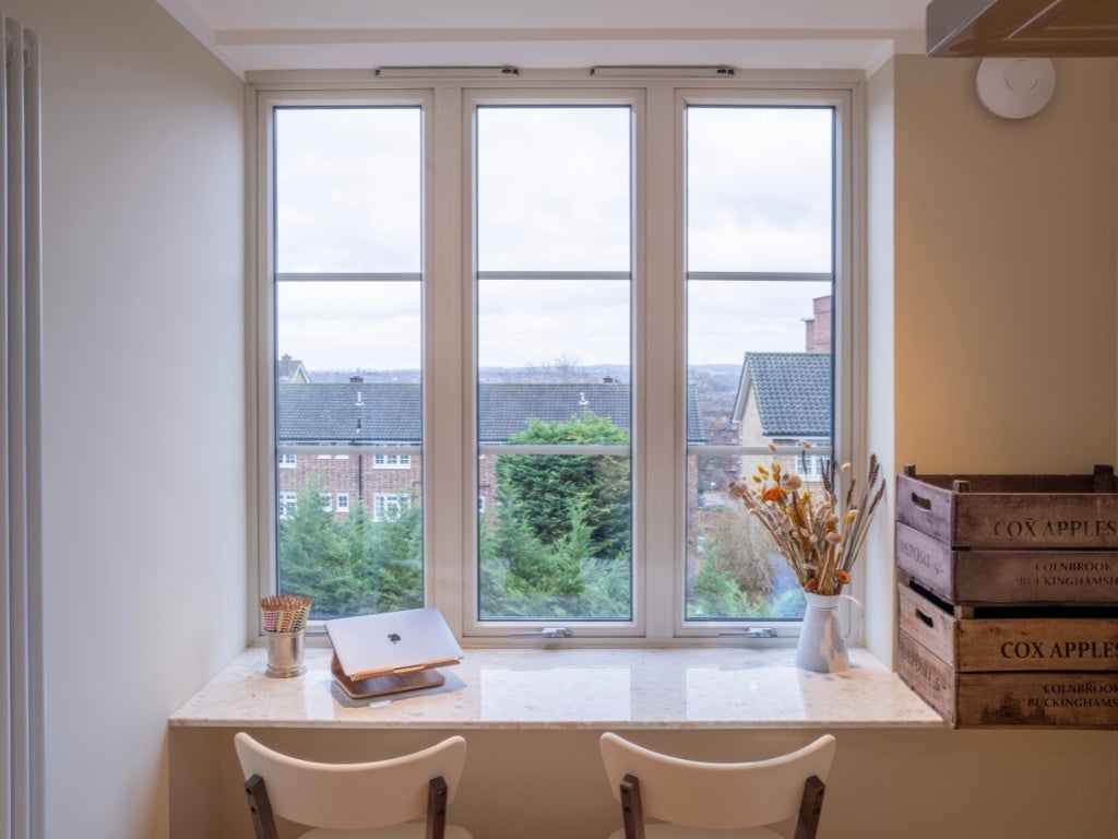 Room Augustus Road in Greater London