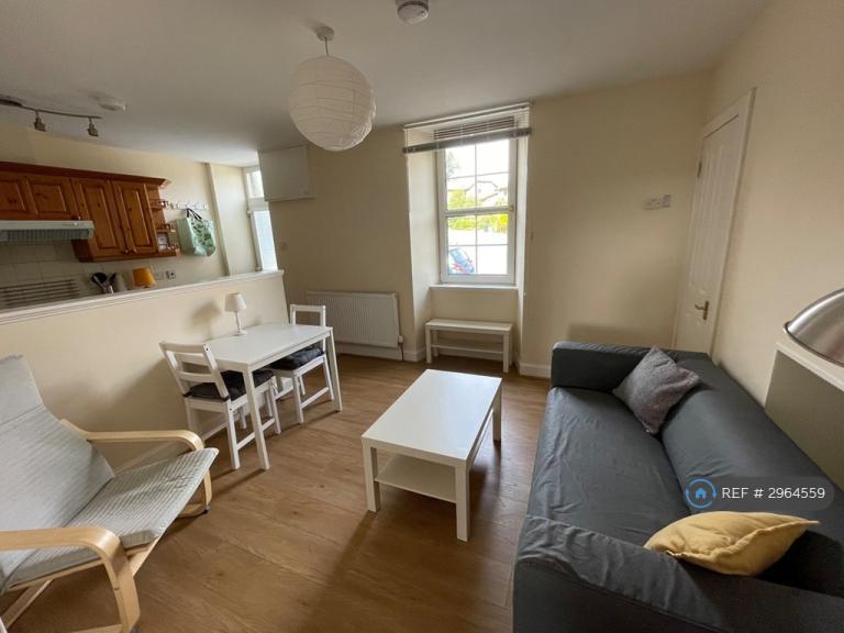 Flat Abbey Road in Auchterarder