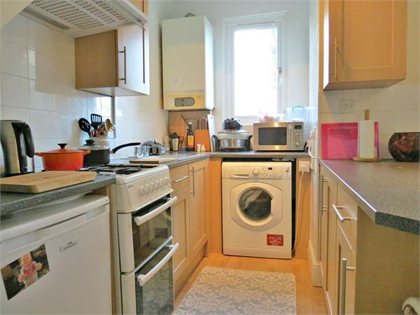 Flat Gladstone Road in Watford