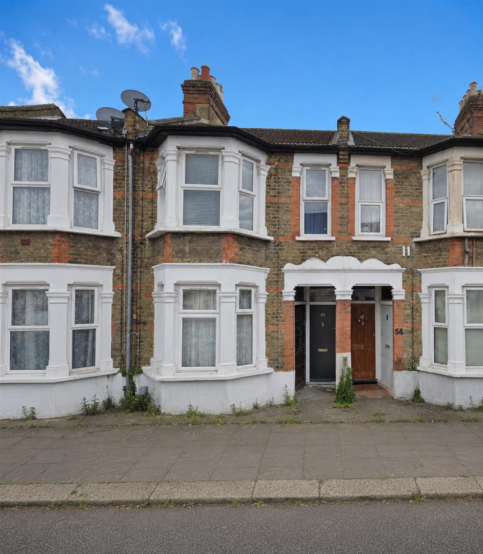 Flat Cheshunt Road in Greater London