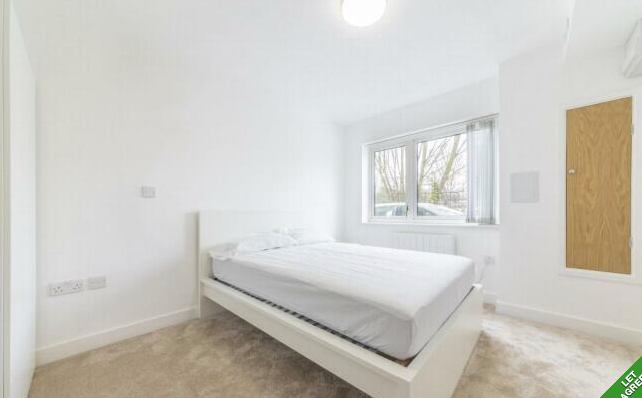 Room Fairthorn Road in Greater London