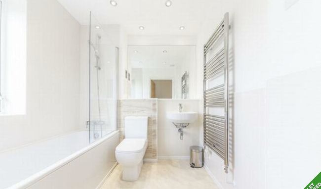 Room Fairthorn Road in Greater London