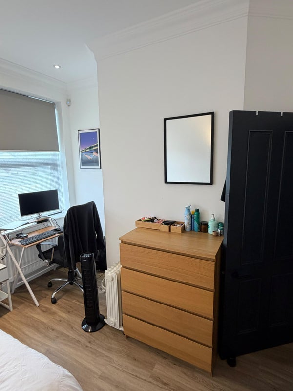 Room Bethnal Green Road in Greater London