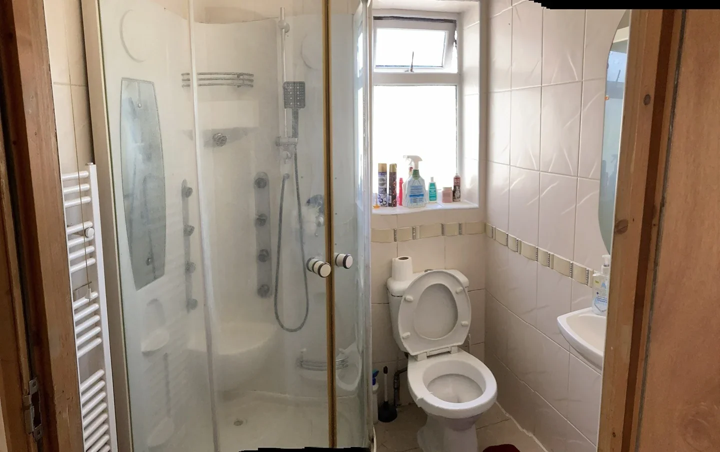Flat Clifton Avenue in Greater London