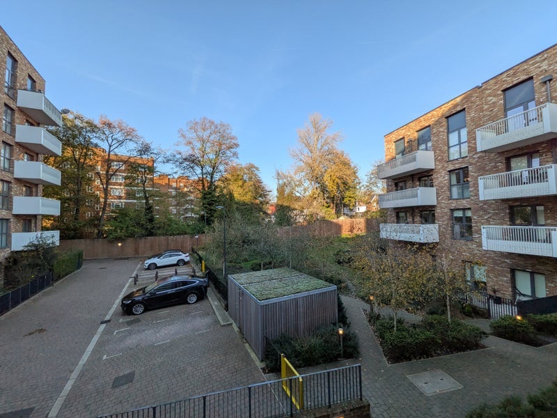 Room Bollo Lane in Greater London