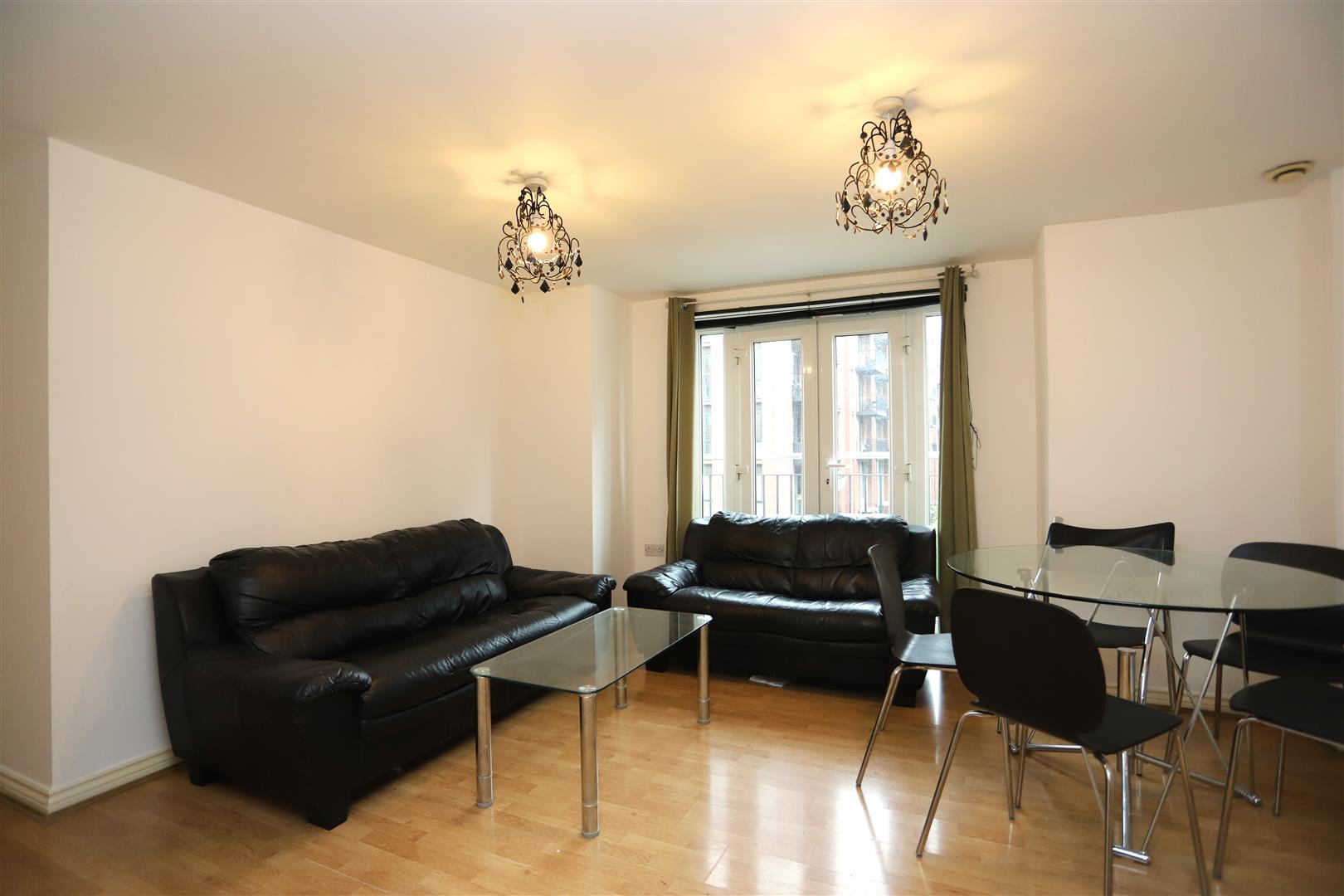 Flat Middlewood Street in Salford