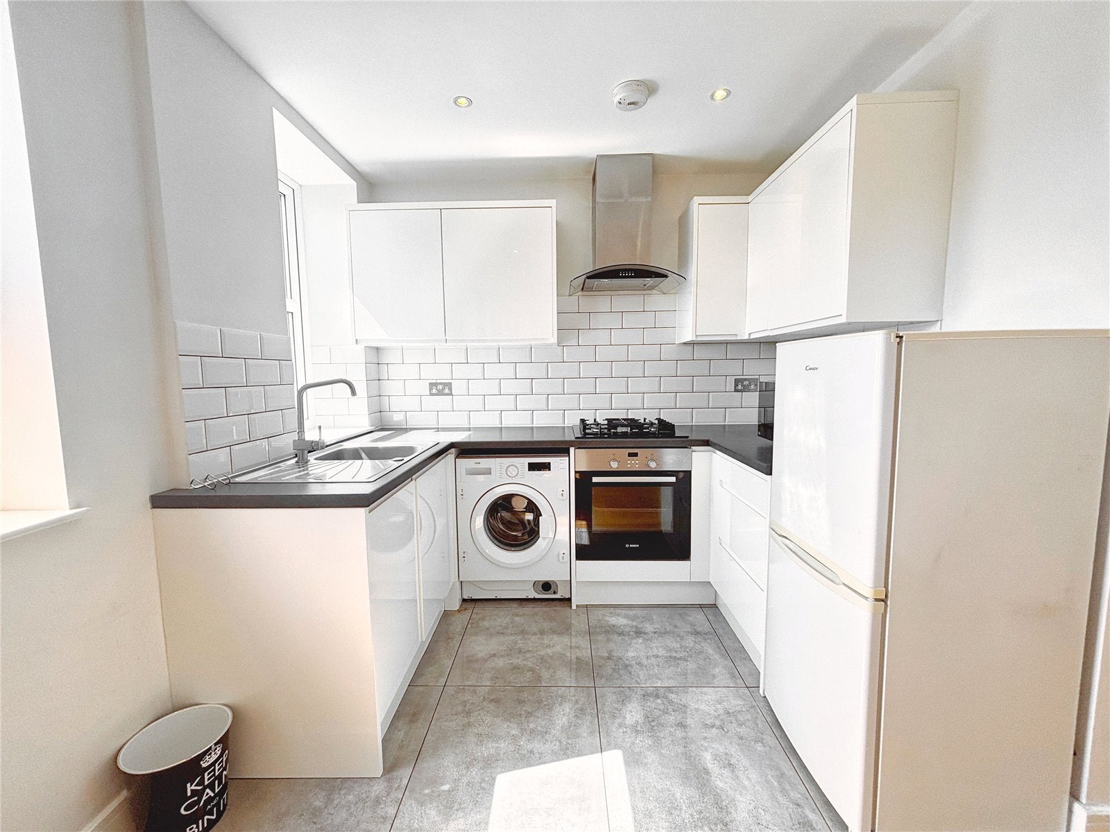 Flat Victoria Road in Horley