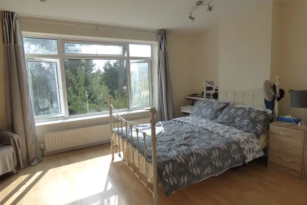 Flat Woodbury Park Road in Tunbridge Wells