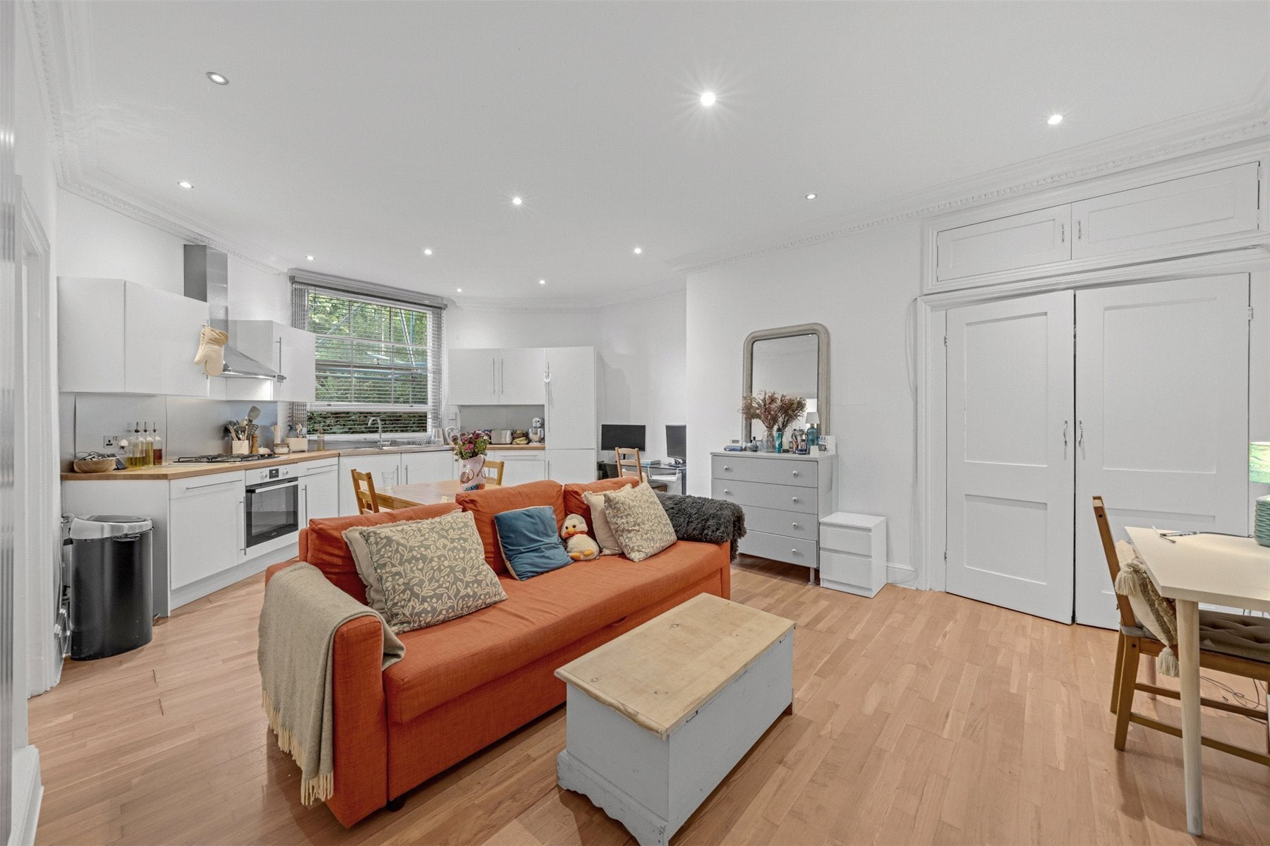 Flat King Henry's Road in Greater London