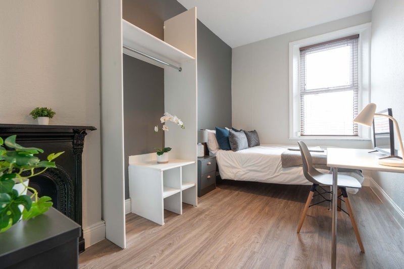 Room Doncaster Road in Newcastle upon Tyne