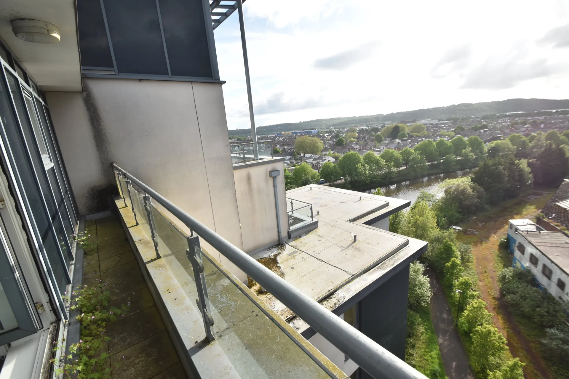 Flat Overstone Court in Cardiff