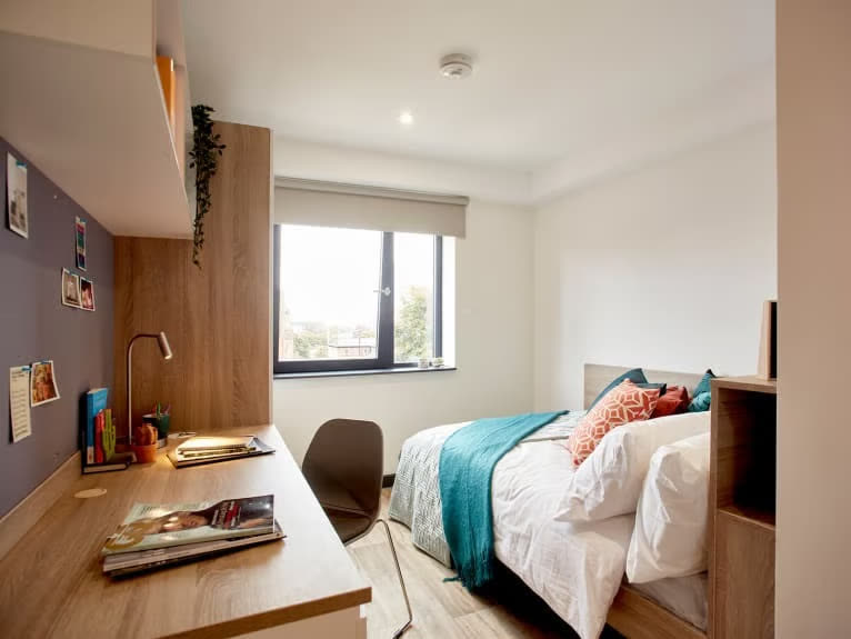 Room Byron Street in Coventry