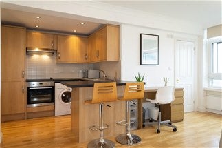Flat Finchley Road in City of Westminster