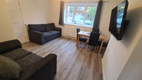 Room Pinnocks Way in Cumnor