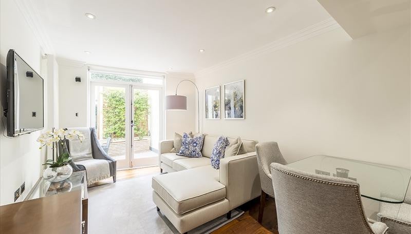 Flat Kensington Gardens Square in City of Westminster