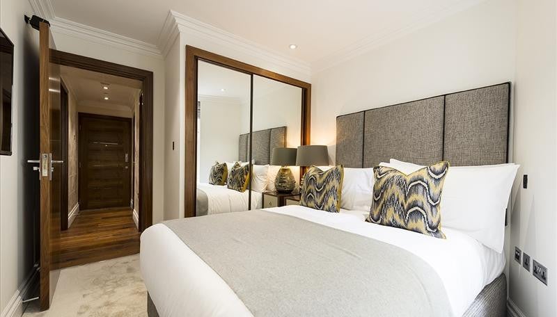 Flat Kensington Gardens Square in City of Westminster