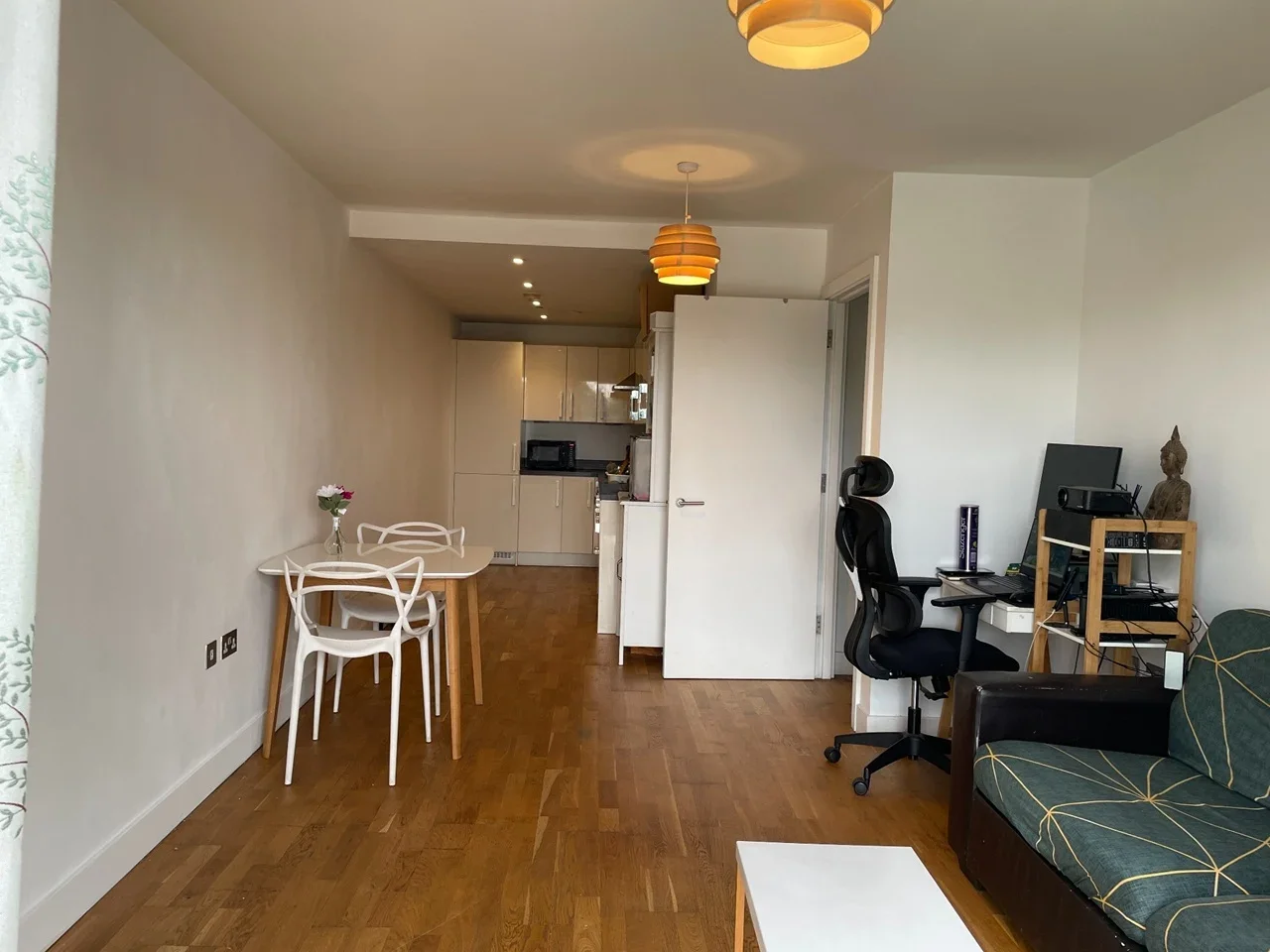 Flat Grand Depot Road in Greater London