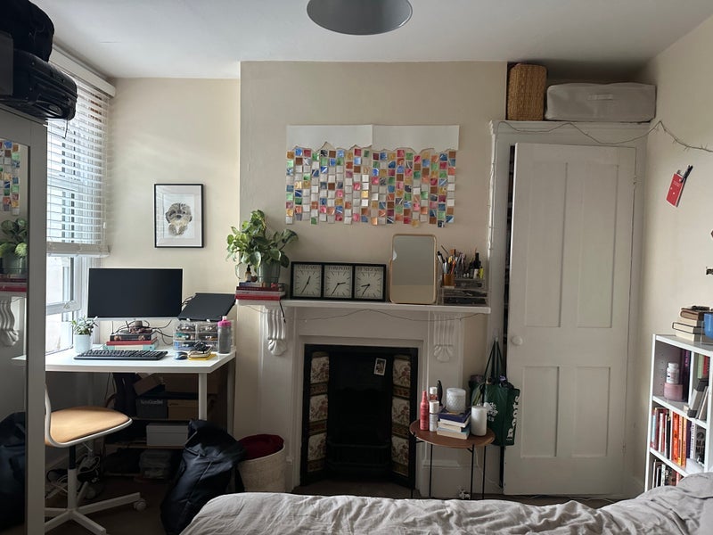 Room Kingscourt Road in Greater London