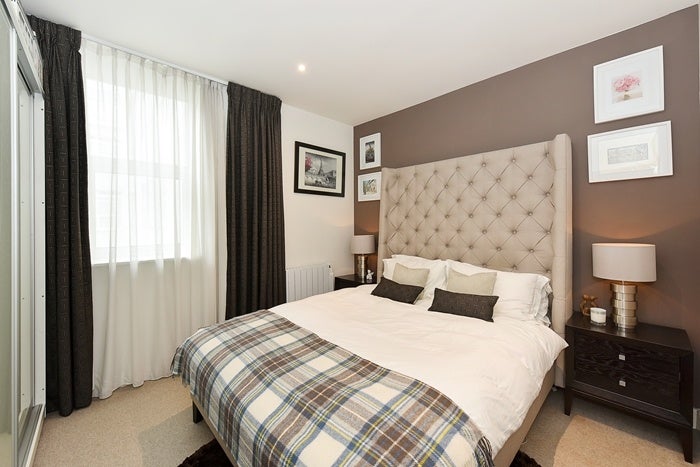 Flat Bromyard Avenue in Greater London